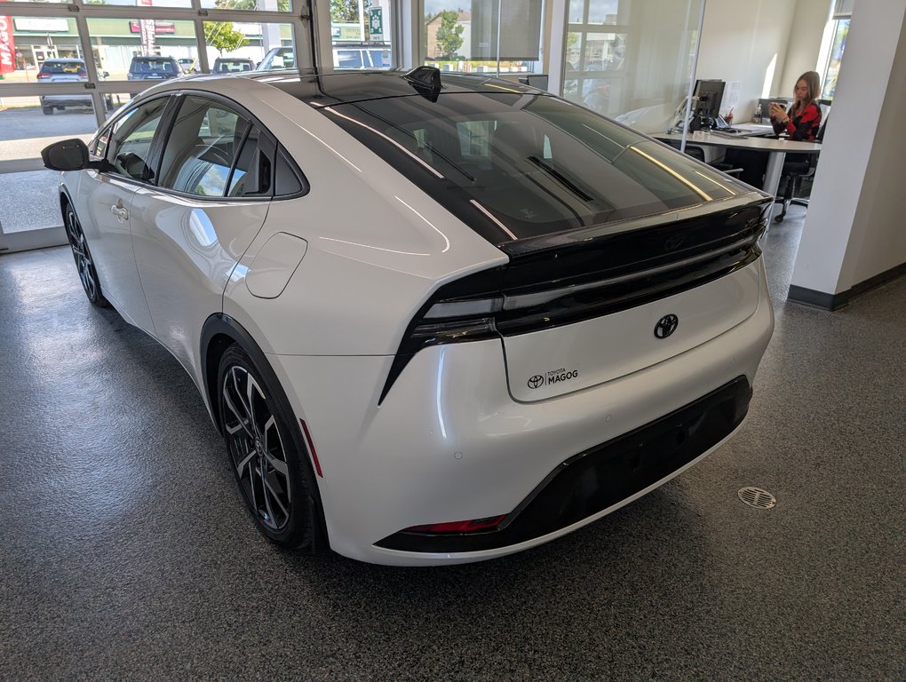 2024 Toyota PRIUS PRIME XSE BRANCHABLE, in Magog, Quebec - 5 - w1024h768px