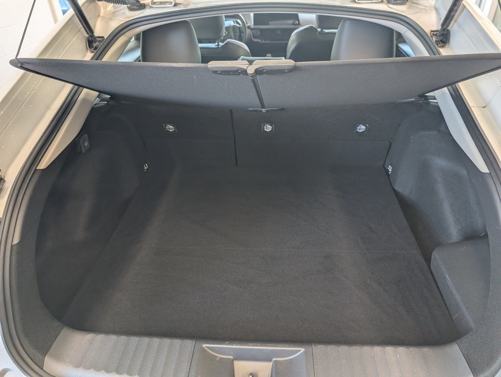 2024 Toyota PRIUS PRIME XSE BRANCHABLE, in Magog, Quebec - 7 - w1024h768px