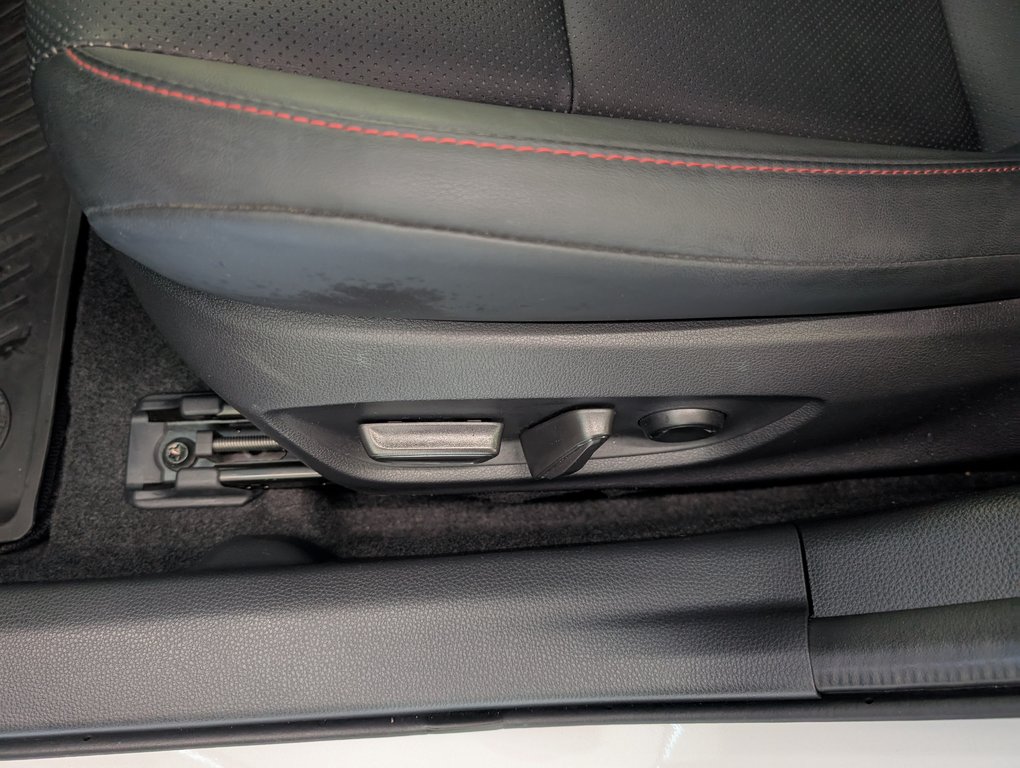2024 Toyota PRIUS PRIME XSE BRANCHABLE, in Magog, Quebec - 14 - w1024h768px