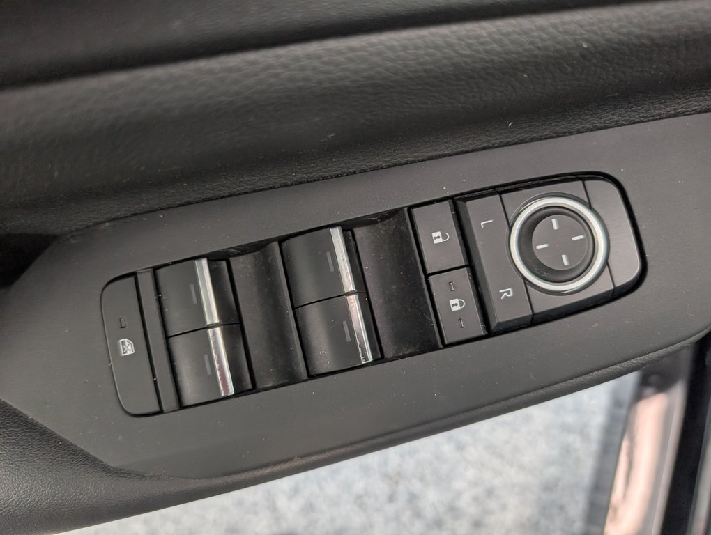 2024 Toyota Prius Prime XSE BRANCHABLE, GARANTIE JUSQU EN 2028, in Magog, Quebec - 14 - w1024h768px