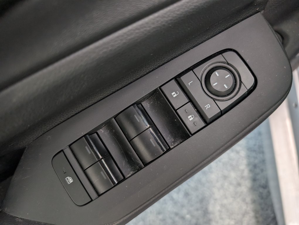 2024 Toyota Prius Prime SE, BRANCHABLE, in Magog, Quebec - 13 - w1024h768px