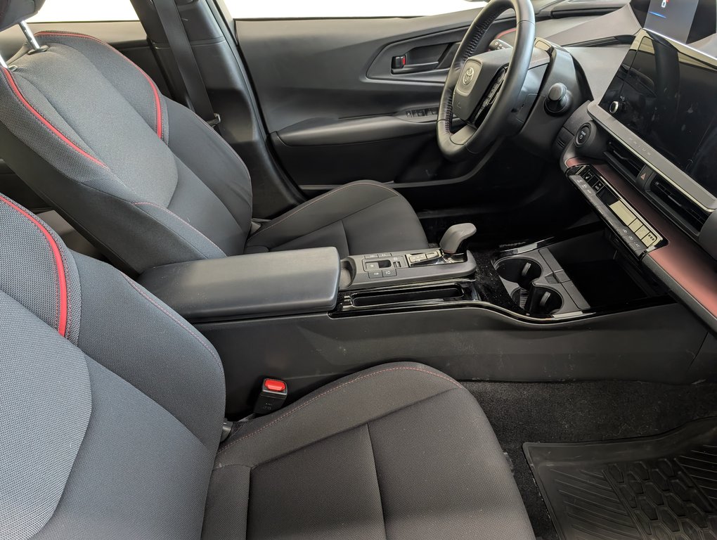 2024 Toyota Prius Prime SE, BRANCHABLE, in Magog, Quebec - 8 - w1024h768px