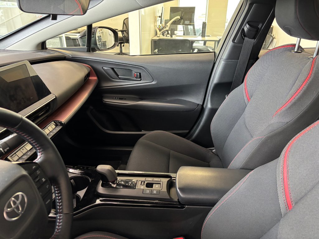 2024 Toyota Prius Prime SE BRANCHABLE, in Magog, Quebec - 12 - w1024h768px