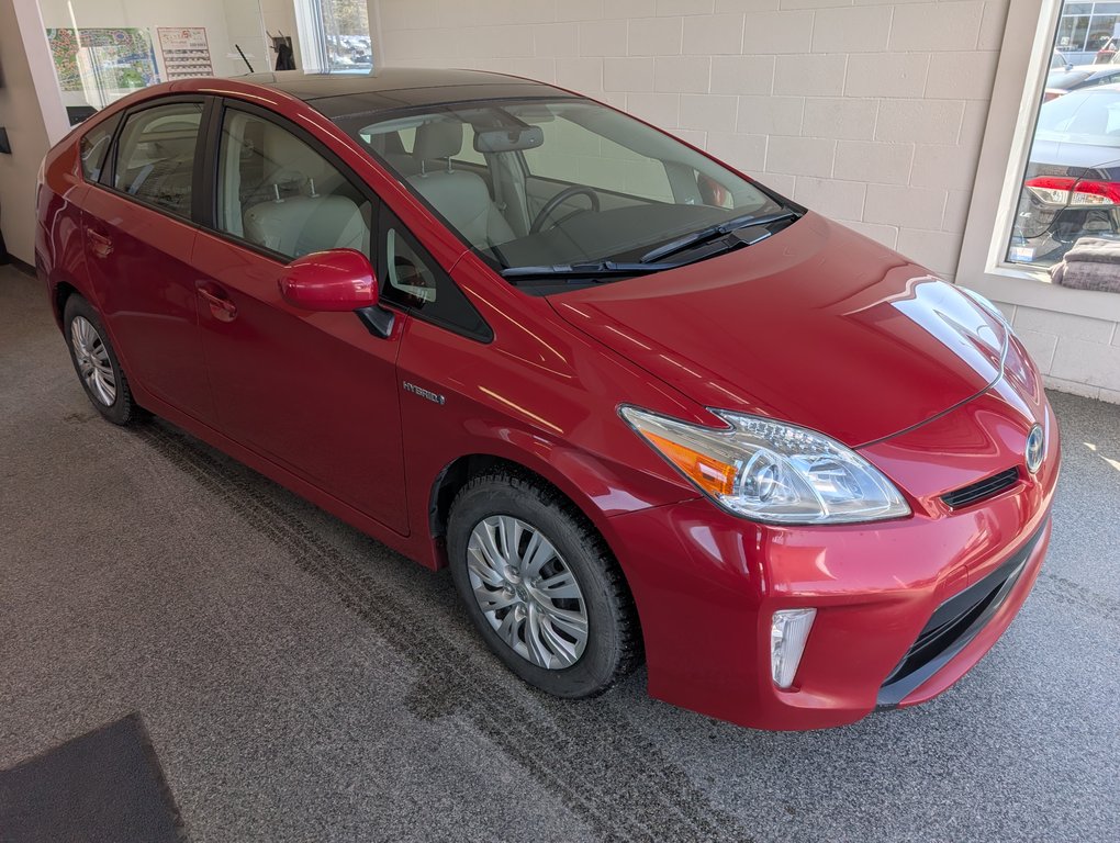 Toyota Prius CUIR, A/C, TOIT, MAGS, 2015 à Magog, Québec - 1 - w1024h768px