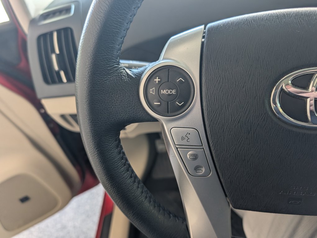 Toyota Prius CUIR, A/C, TOIT, MAGS, 2015 à Magog, Québec - 15 - w1024h768px