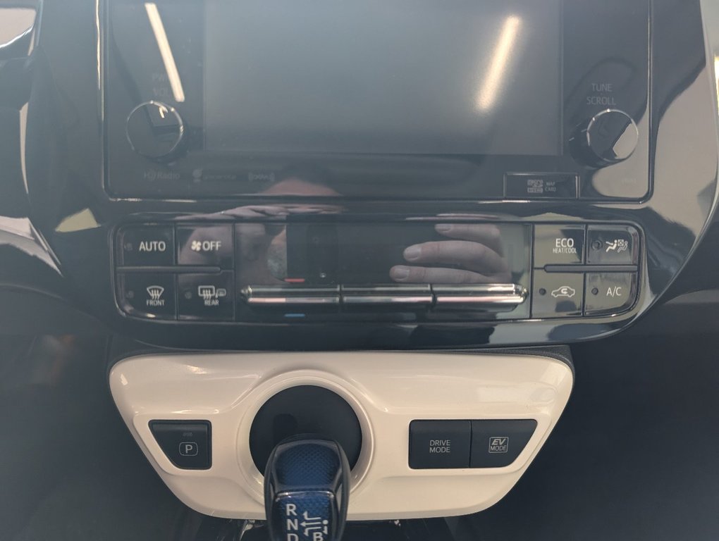 Toyota Prius TECHNOLOGIE HYBRID, CUIR, TOIT, 2017 à Magog, Québec - 17 - w1024h768px