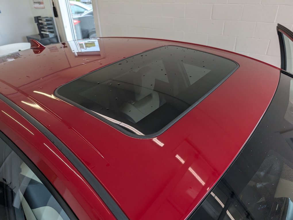 Toyota Prius TECHNOLOGIE HYBRID, CUIR, TOIT, 2017 à Magog, Québec - 28 - w1024h768px
