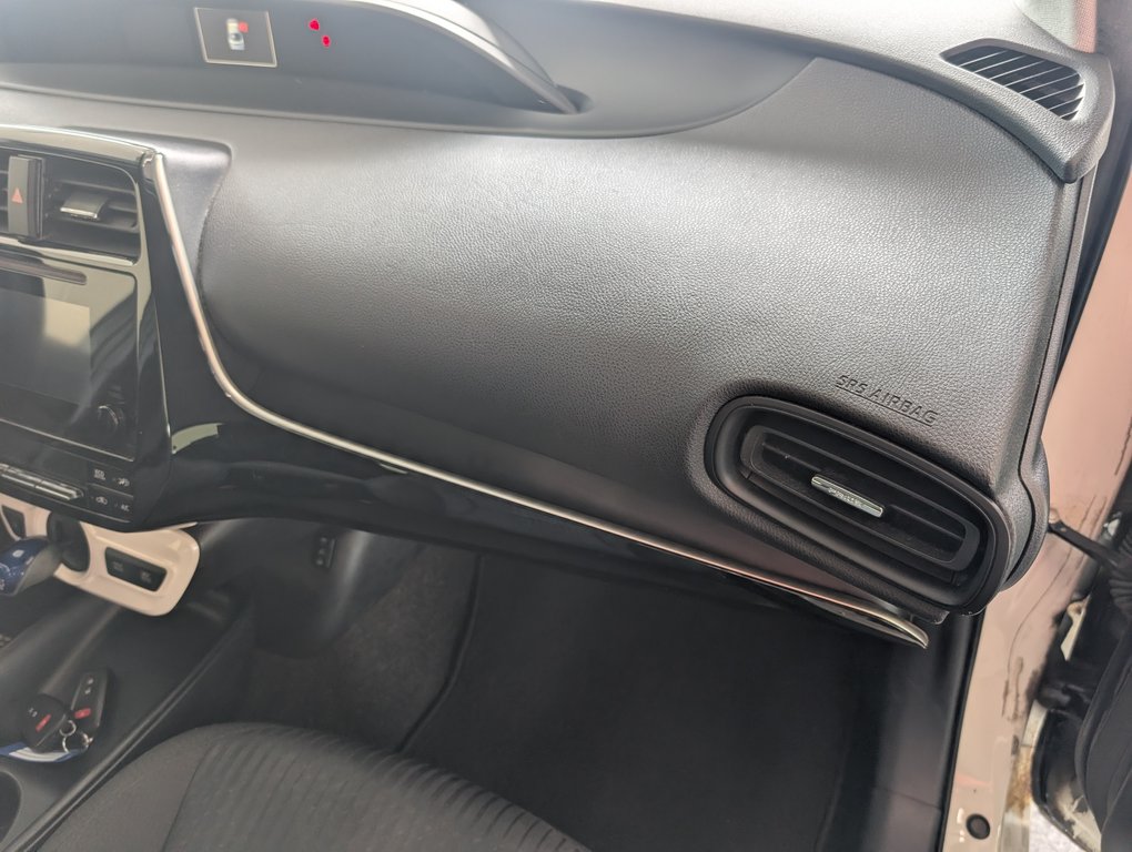 2017 Toyota Prius in Magog, Quebec - 7 - w1024h768px