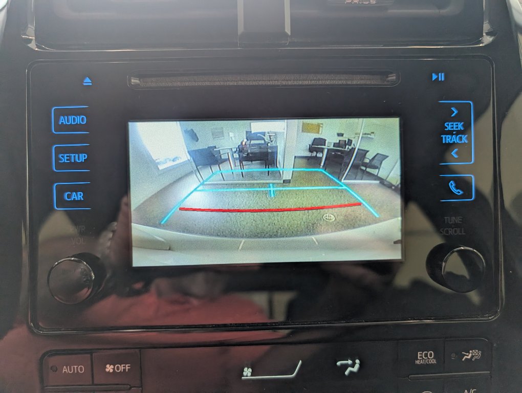 2017 Toyota Prius in Magog, Quebec - 18 - w1024h768px