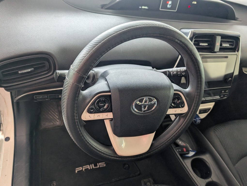 2017 Toyota Prius in Magog, Quebec - 10 - w1024h768px