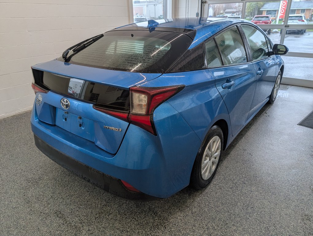 Toyota Prius AWD,  2019 à Magog, Québec - 3 - w1024h768px