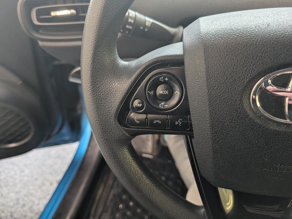 Toyota Prius AWD,  2019 à Magog, Québec - 13 - w1024h768px