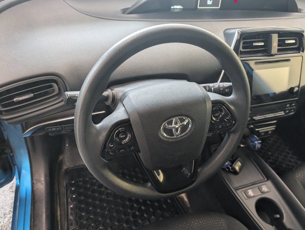 Toyota Prius AWD,  2019 à Magog, Québec - 8 - w1024h768px