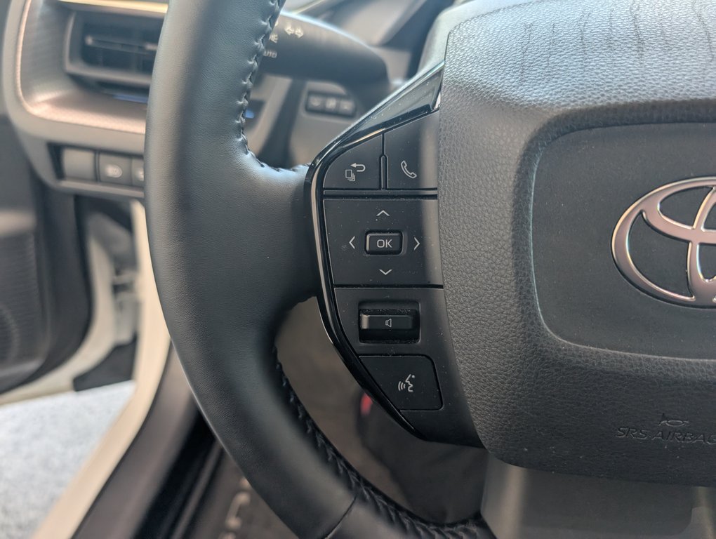 2023 Toyota Prius Limited AWD in Magog, Quebec - 20 - w1024h768px