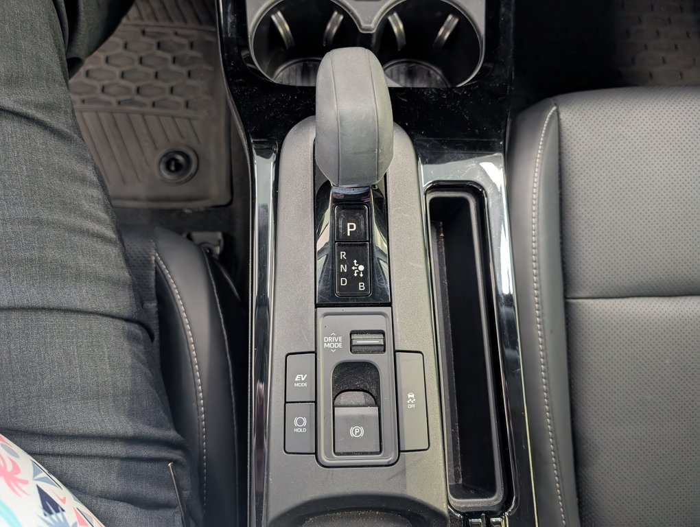 2024 Toyota Prius XLE AWD, GARANTIE JUSQU EN 2027, in Magog, Quebec - 16 - w1024h768px