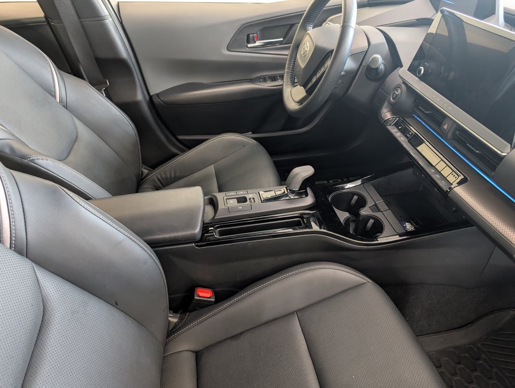 2024 Toyota Prius XLE AWD, GARANTIE JUSQU EN 2027, in Magog, Quebec - 8 - w1024h768px