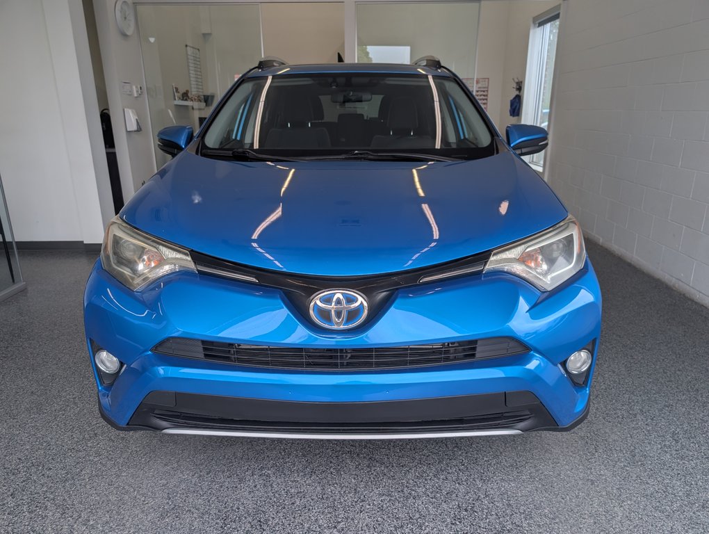 Toyota RAV4 Hybrid XLE, AWD, 2016 à Magog, Québec - 5 - w1024h768px