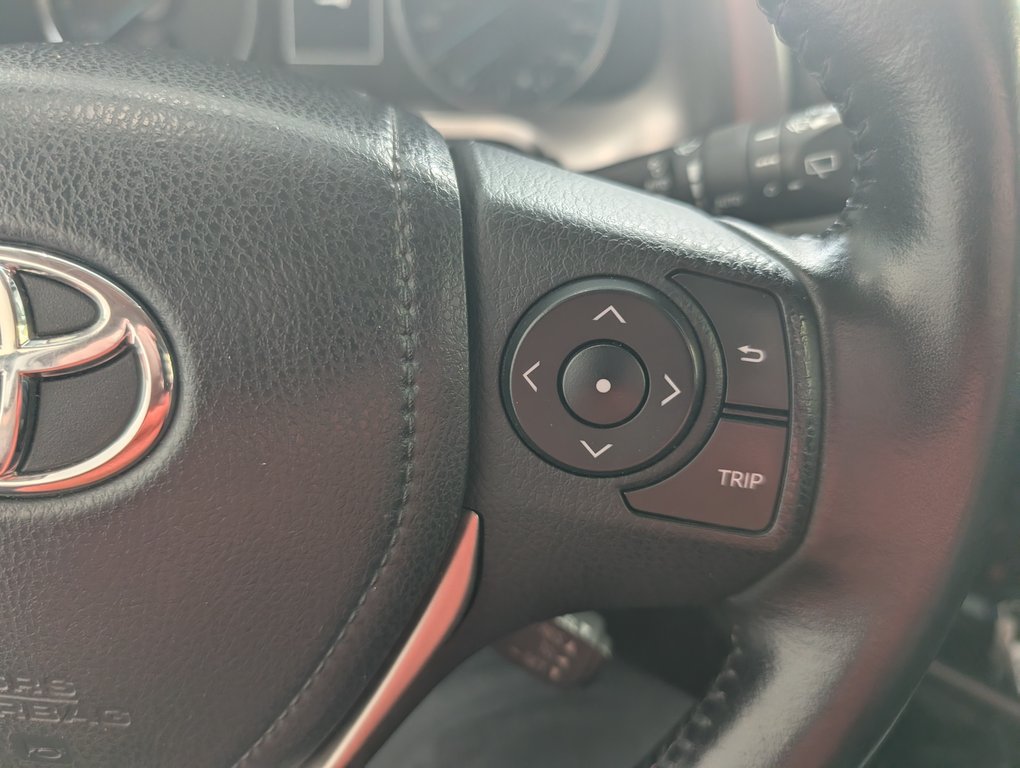 Toyota RAV4 Hybrid XLE, AWD, 2016 à Magog, Québec - 20 - w1024h768px