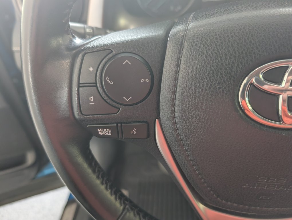 Toyota RAV4 Hybrid XLE, AWD, 2016 à Magog, Québec - 19 - w1024h768px