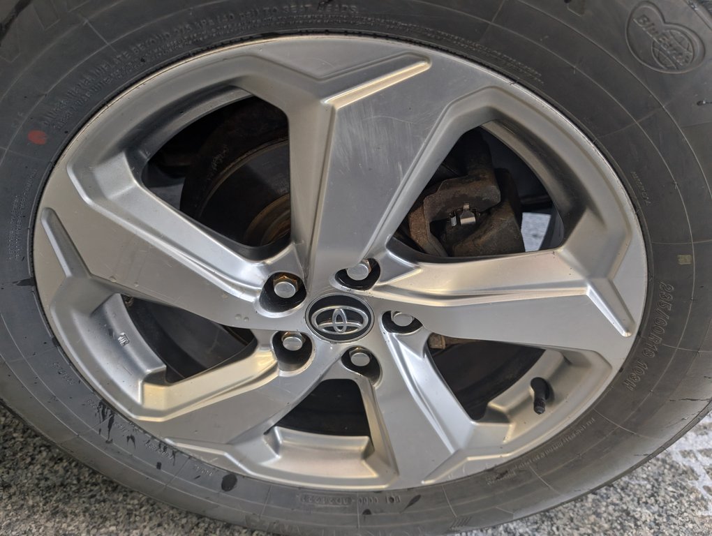 2019 Toyota RAV4 Hybrid LIMITED AWD, in Magog, Quebec - 25 - w1024h768px