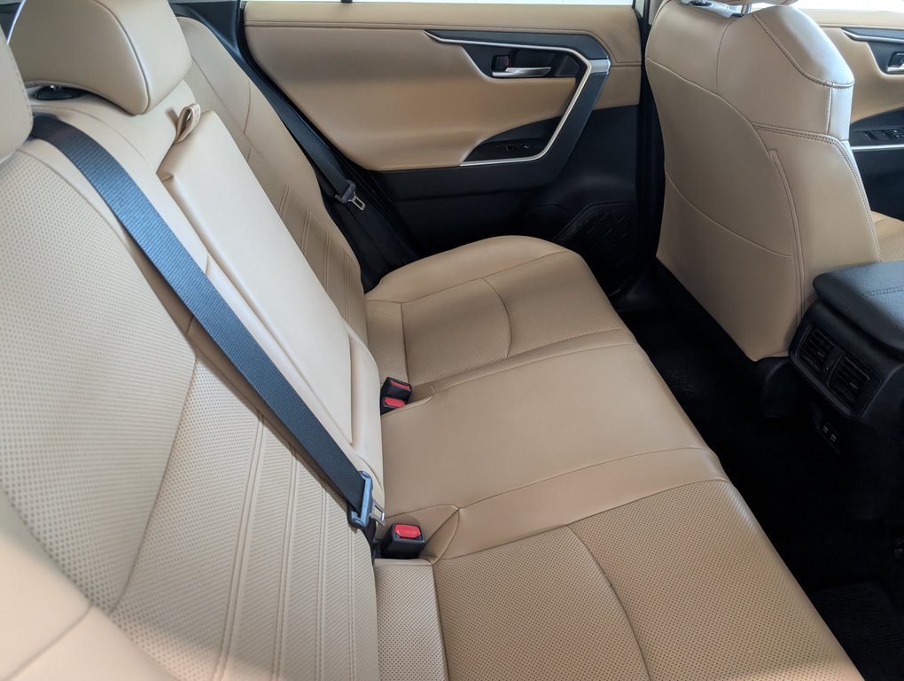 2019 Toyota RAV4 Hybrid LIMITED AWD, in Magog, Quebec - 7 - w1024h768px