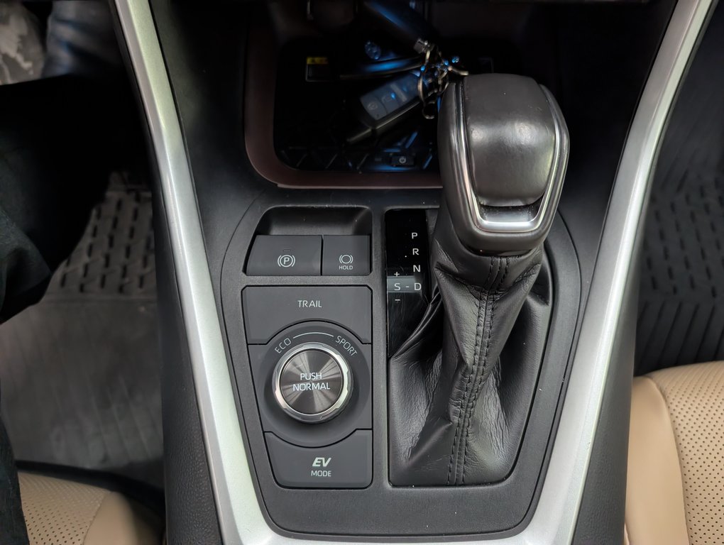 Toyota RAV4 Hybrid LIMITED AWD, 2019 à Magog, Québec - 17 - w1024h768px