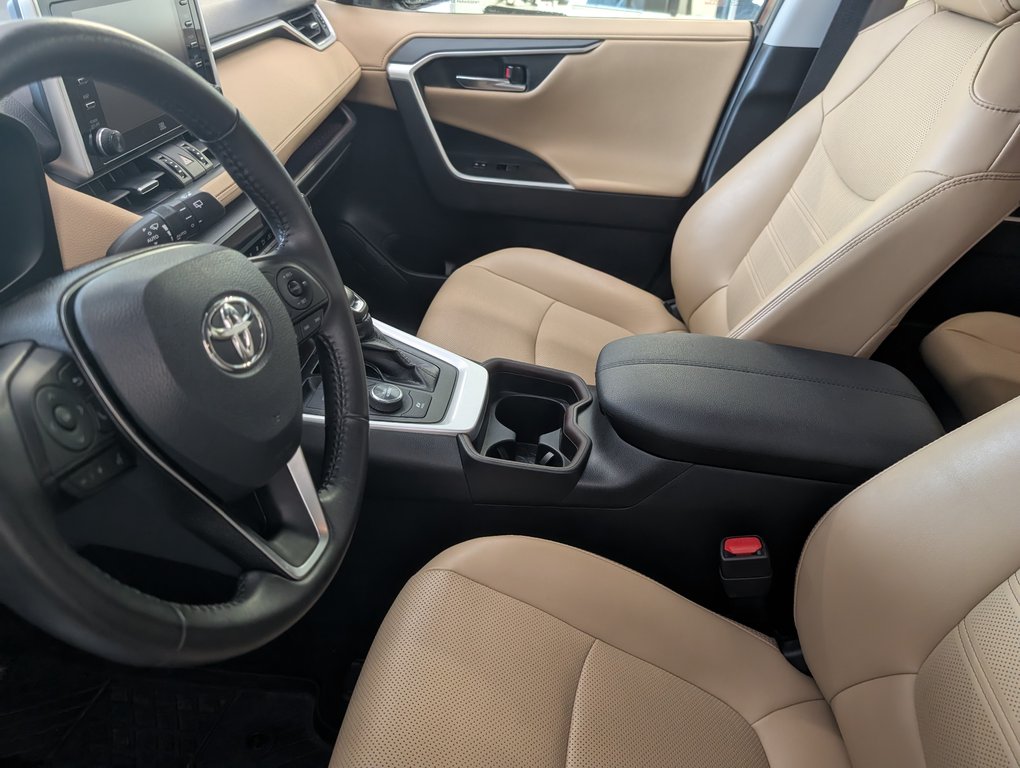 Toyota RAV4 Hybrid LIMITED AWD, 2019 à Magog, Québec - 11 - w1024h768px