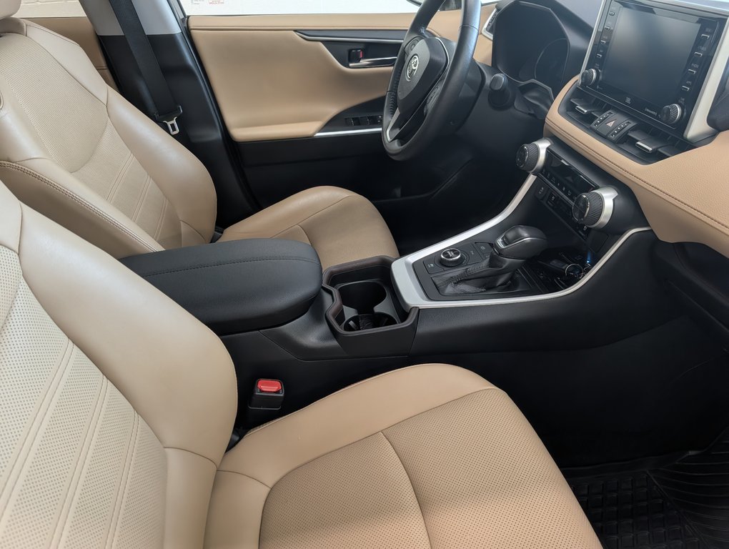 Toyota RAV4 Hybrid LIMITED AWD, 2019 à Magog, Québec - 8 - w1024h768px