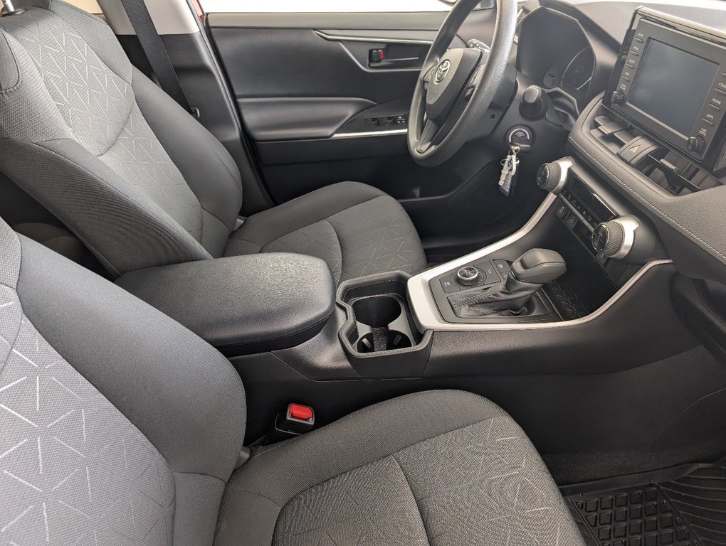 Toyota RAV4 Hybrid LE AWD, 2020 à Magog, Québec - 9 - w1024h768px