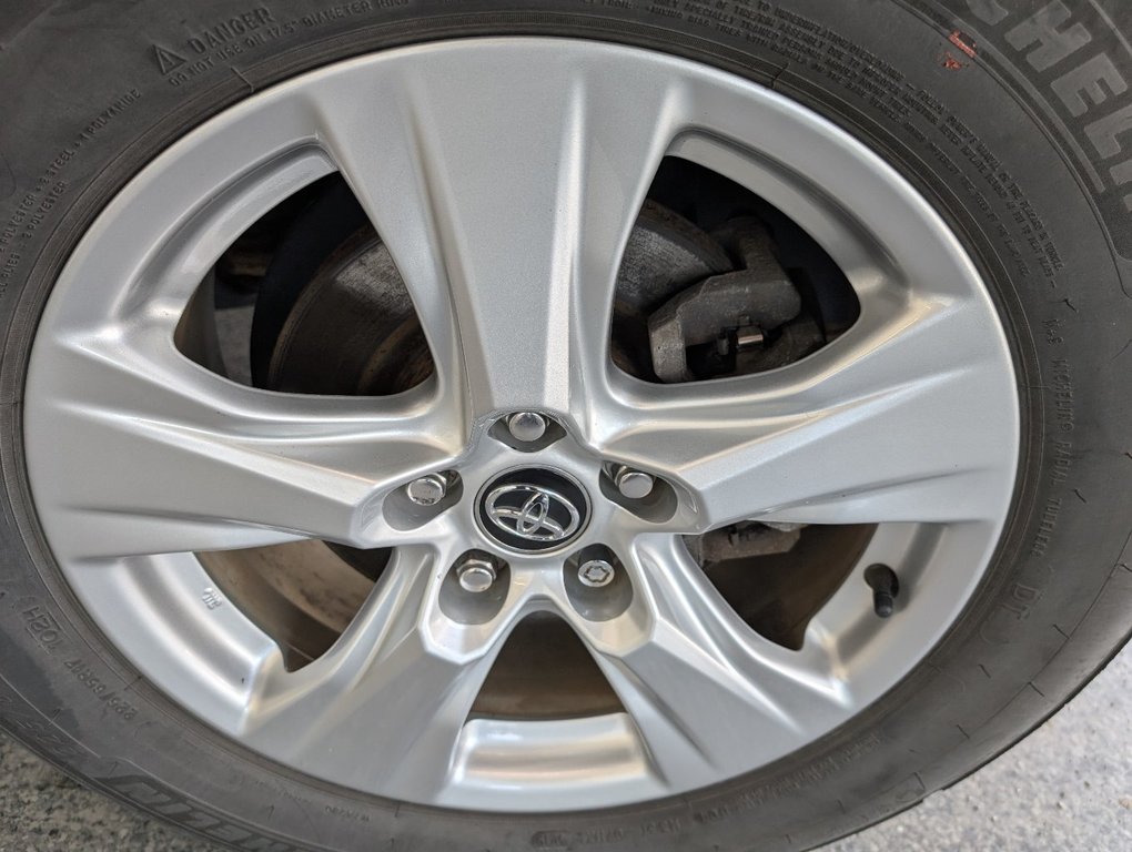 Toyota RAV4 Hybrid LE AWD, 2020 à Magog, Québec - 23 - w1024h768px