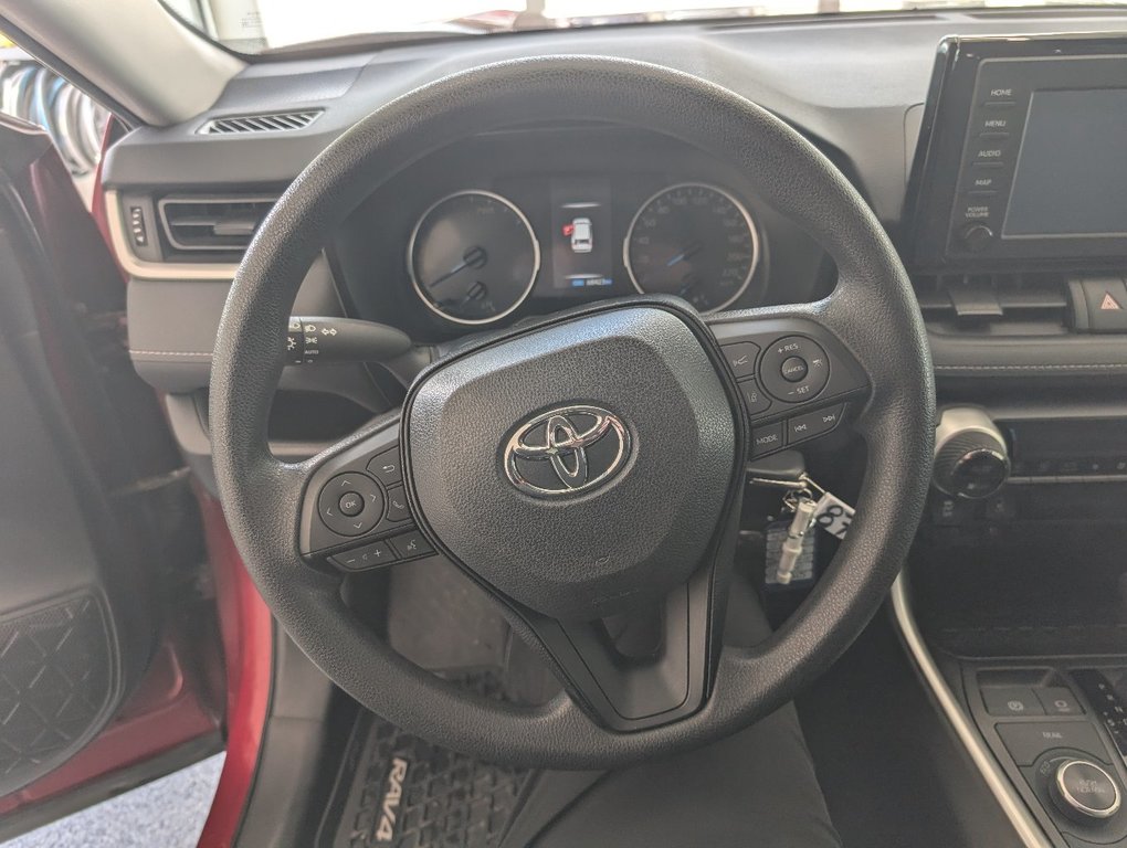 Toyota RAV4 Hybrid LE AWD, 2020 à Magog, Québec - 15 - w1024h768px