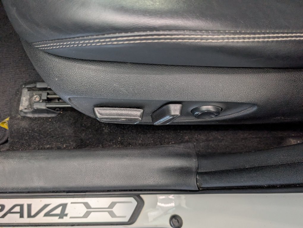 Toyota RAV4 Hybrid LIMITED AWD, 2020 à Magog, Québec - 14 - w1024h768px