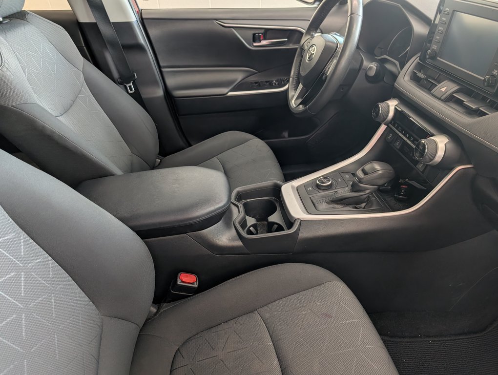2020 Toyota RAV4 Hybrid XLE AWD, A/C, in Magog, Quebec - 9 - w1024h768px