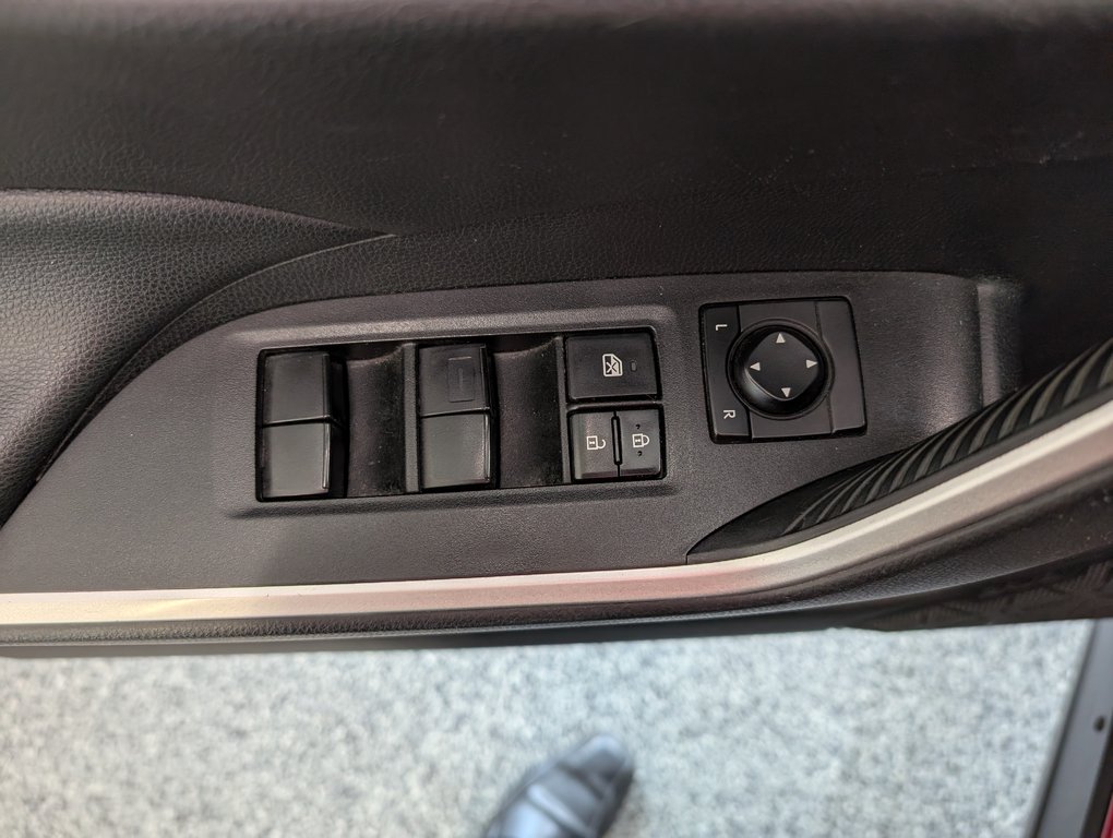 2020 Toyota RAV4 Hybrid XLE AWD, A/C, in Magog, Quebec - 15 - w1024h768px