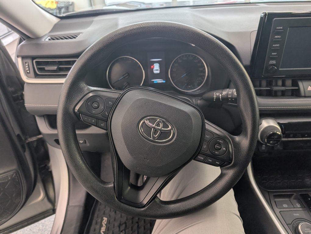 Toyota RAV4 Hybrid LE AWD, 2021 à Magog, Québec - 14 - w1024h768px