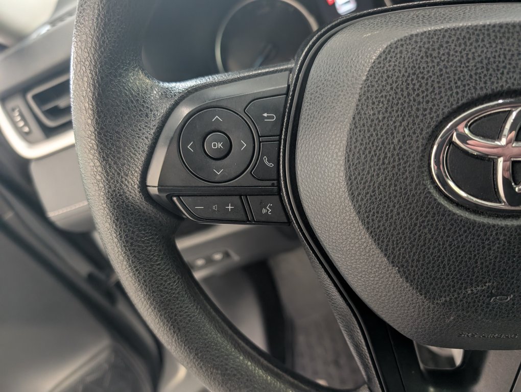 Toyota RAV4 Hybrid LE AWD, 2021 à Magog, Québec - 17 - w1024h768px