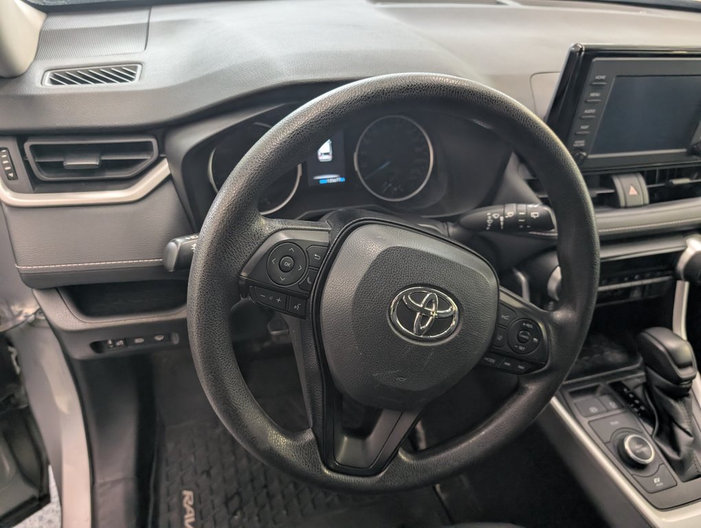 Toyota RAV4 Hybrid LE AWD, 2021 à Magog, Québec - 12 - w1024h768px