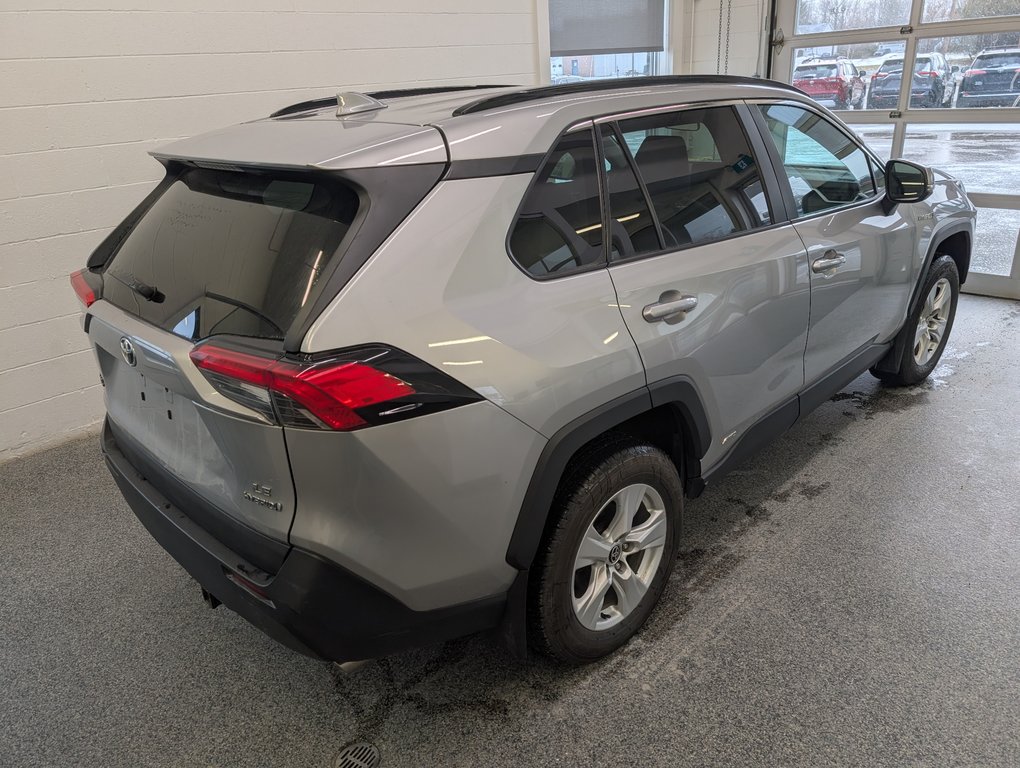 Toyota RAV4 Hybrid LE AWD, 2021 à Magog, Québec - 3 - w1024h768px