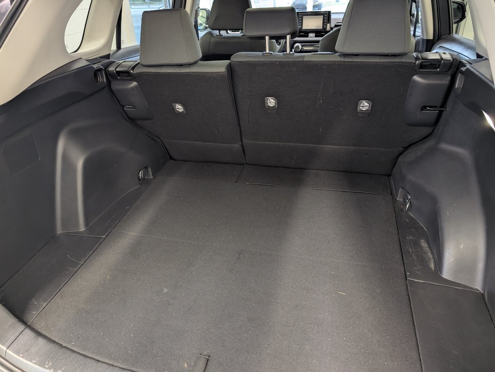 Toyota RAV4 Hybrid LE AWD, GARANTIE JUSQU EN 2026, 2022 à Magog, Québec - 7 - w1024h768px