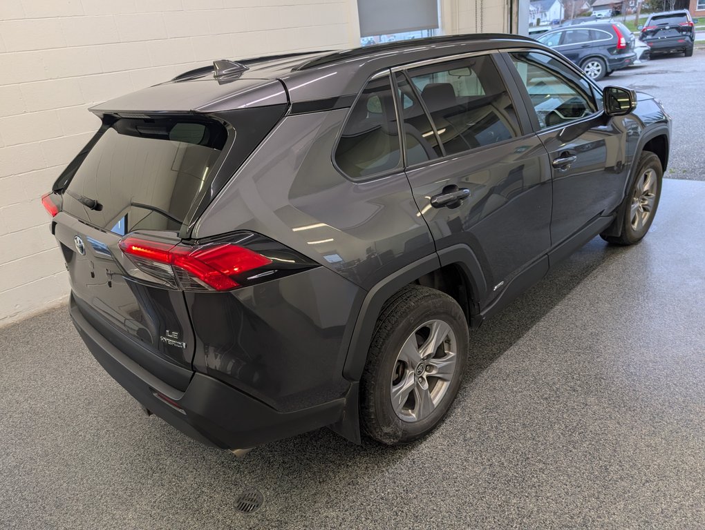 Toyota RAV4 Hybrid LE AWD, GARANTIE JUSQU EN 2026, 2022 à Magog, Québec - 4 - w1024h768px