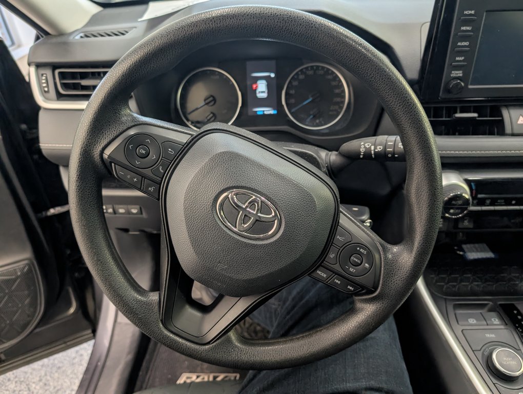 Toyota RAV4 Hybrid LE AWD, GARANTIE JUSQU EN 2026, 2022 à Magog, Québec - 15 - w1024h768px