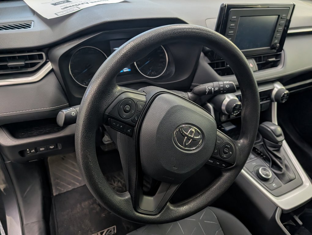 Toyota RAV4 Hybrid LE AWD, GARANTIE JUSQU EN 2026, 2022 à Magog, Québec - 13 - w1024h768px