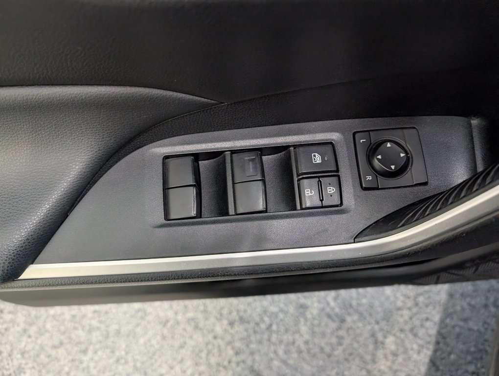 Toyota RAV4 Hybrid LE AWD, GARANTIE JUSQU EN 2026, 2022 à Magog, Québec - 14 - w1024h768px