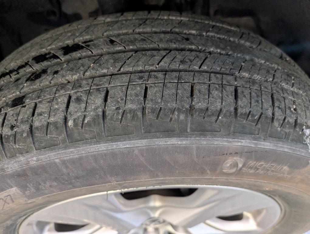 Toyota RAV4 Hybrid LE AWD, GARANTIE JUSQU EN 2026, 2022 à Magog, Québec - 22 - w1024h768px