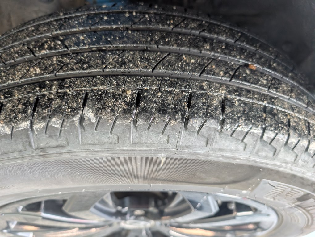 2022 Toyota RAV4 Hybrid XSE, CUIR, MAGS, PEINTURE 2 TON, in Magog, Quebec - 22 - w1024h768px