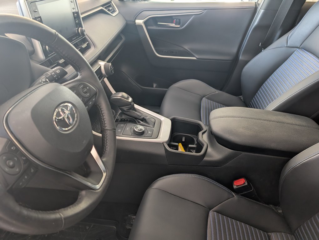 2022 Toyota RAV4 Hybrid XSE, CUIR, MAGS, PEINTURE 2 TON, in Magog, Quebec - 11 - w1024h768px