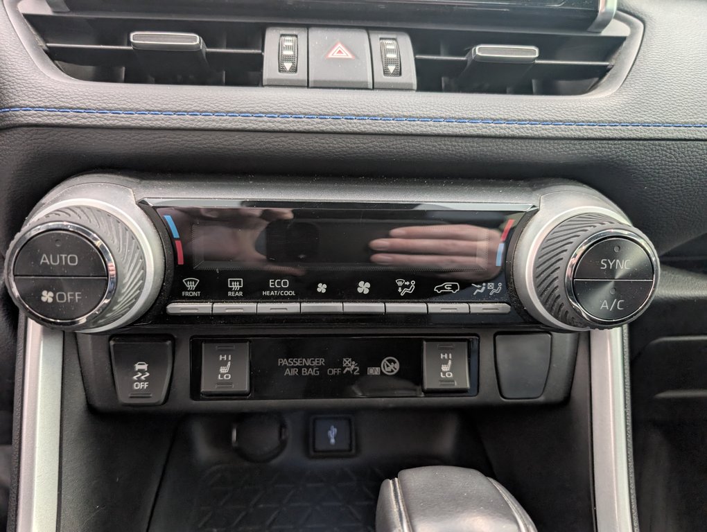 2022 Toyota RAV4 Hybrid XSE, CUIR, MAGS, PEINTURE 2 TON, in Magog, Quebec - 17 - w1024h768px