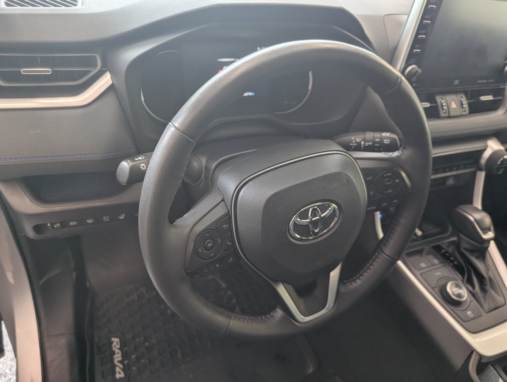 Toyota RAV4 Hybrid XSE AWD, 2022 à Magog, Québec - 12 - w1024h768px