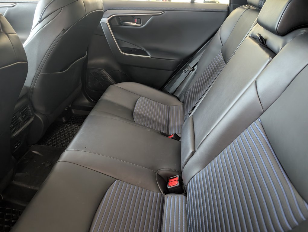 Toyota RAV4 Hybrid XSE AWD, 2022 à Magog, Québec - 10 - w1024h768px