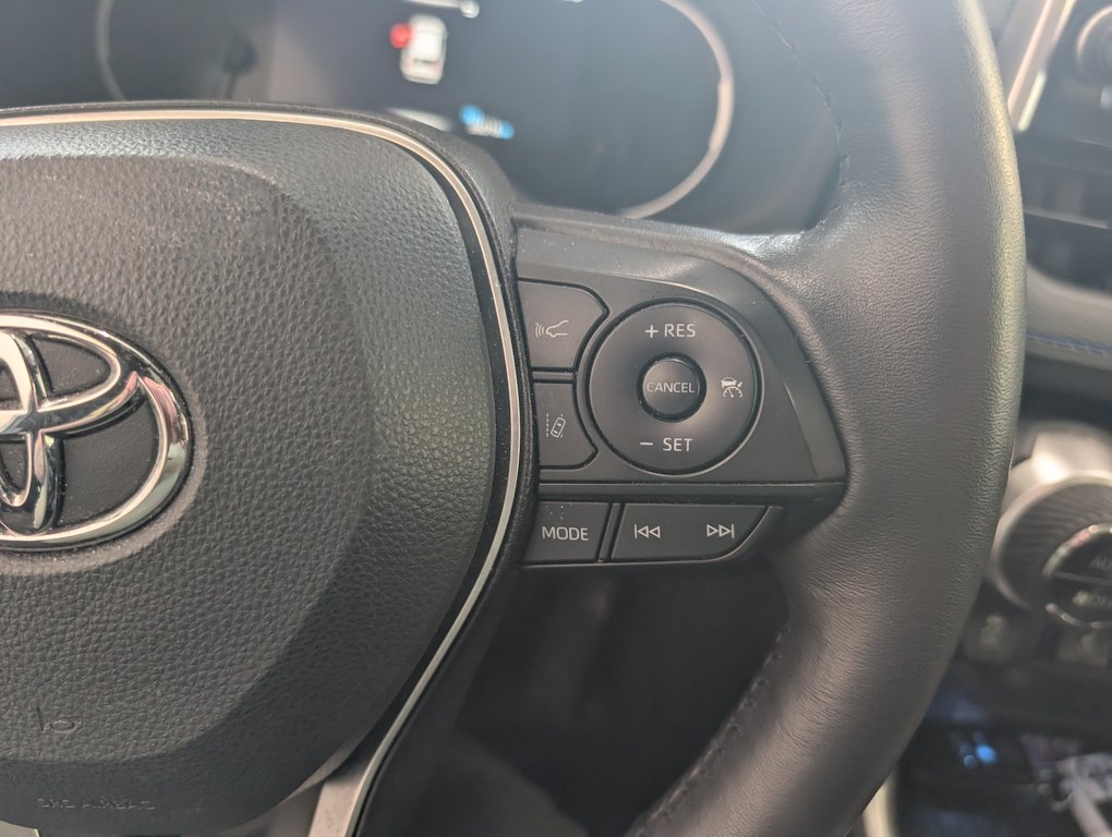 Toyota RAV4 Hybrid XSE AWD, 2022 à Magog, Québec - 20 - w1024h768px